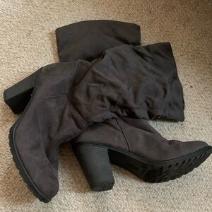 Women’s Ruched Gray Boots